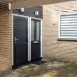 Kunststof voordeur en schuurdeur in Enschede